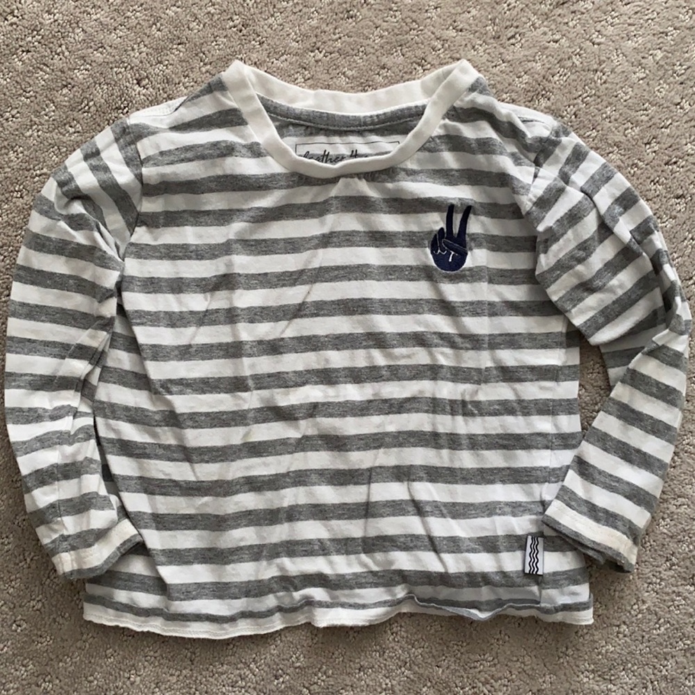 Feather 4 Arrow peace sign tee